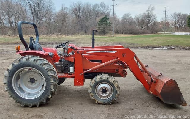 Image of Massey Ferguson 1045 equipment image 4