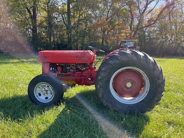 Image of Massey Ferguson 135 equipment image 4