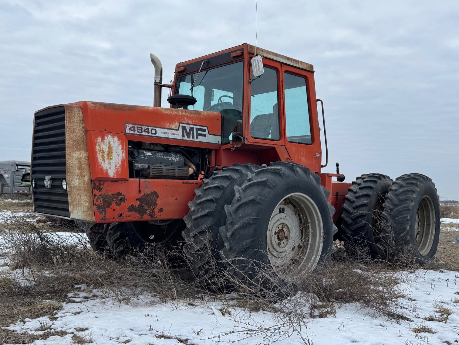 Massey Ferguson 4840 Equipment Image0