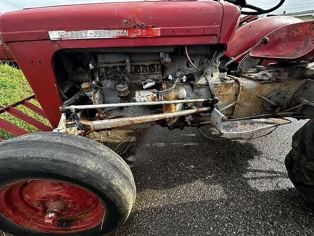 Image of Massey Ferguson TO-35 equipment image 2