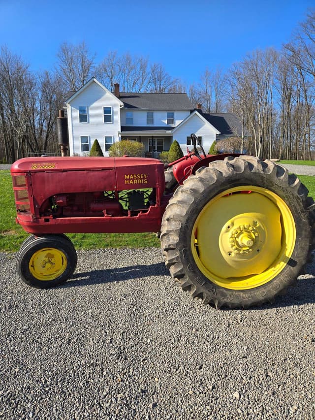 Image of Massey-Harris 101 Junior equipment image 1