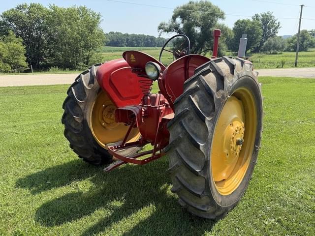 Image of Massey-Harris 101 equipment image 3