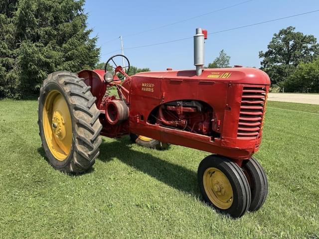 Image of Massey-Harris 101 equipment image 2