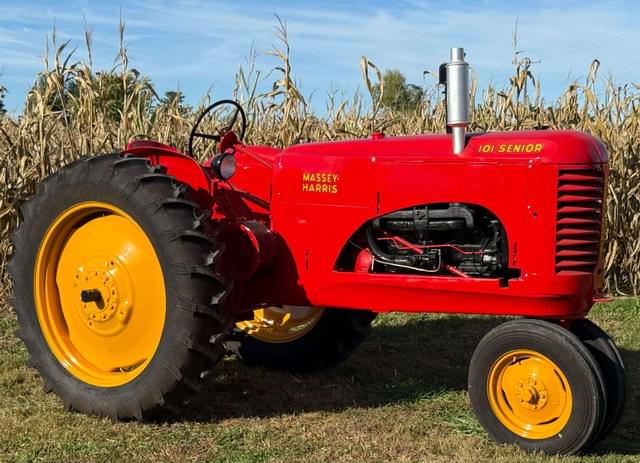 Image of Massey-Harris 101 equipment image 1