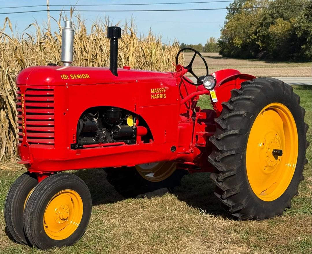 Image of Massey-Harris 101 Primary image