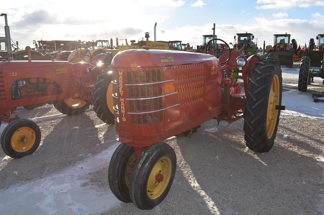 Image of Massey-Harris 101 Super equipment image 4