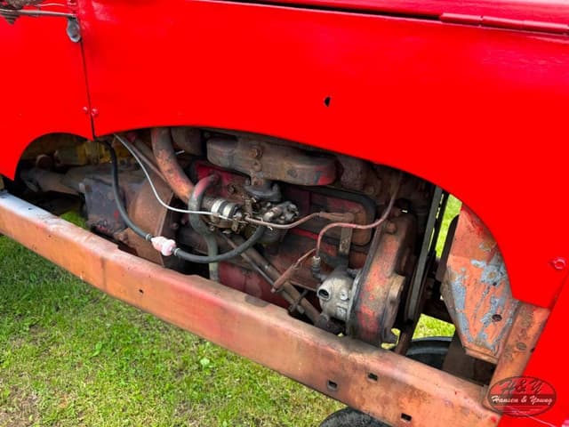Image of Massey-Harris 20 equipment image 4