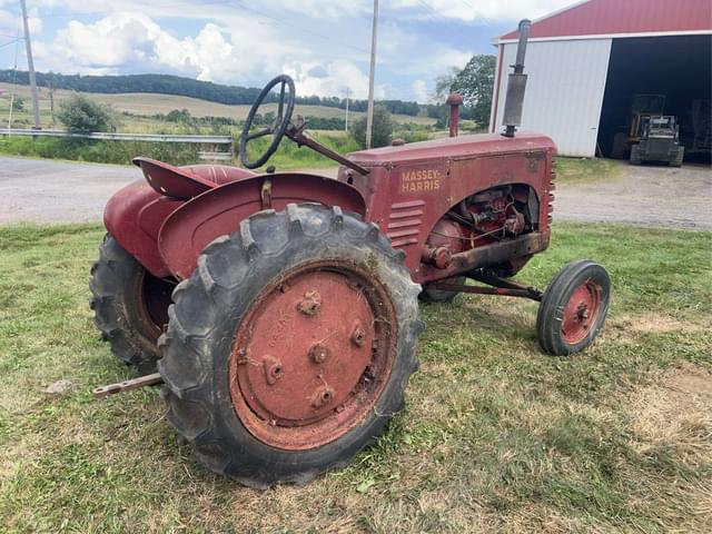 Image of Massey-Harris 22 equipment image 2