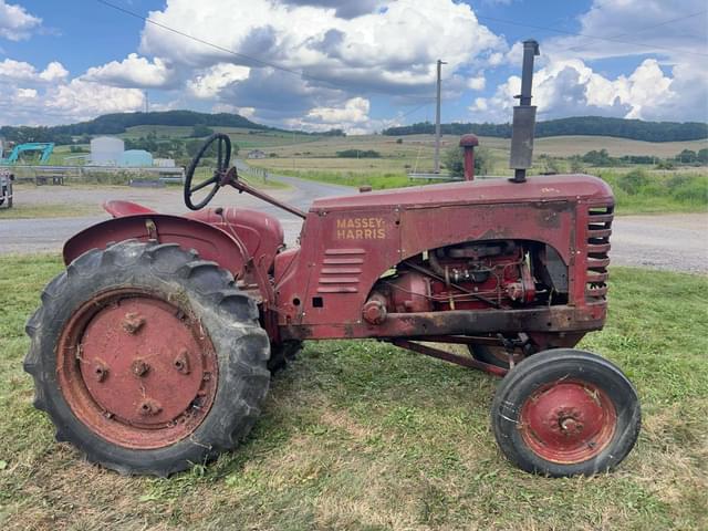 Image of Massey-Harris 22 equipment image 1