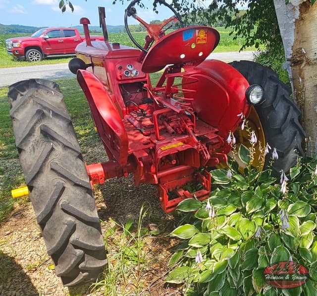 Image of Massey-Harris 22 equipment image 4