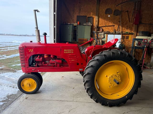 Image of Massey-Harris 22 equipment image 1