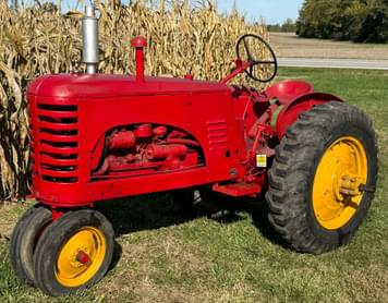 Main image Massey-Harris 22