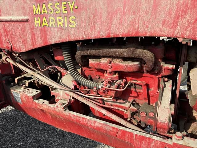 Image of Massey-Harris 30 equipment image 4