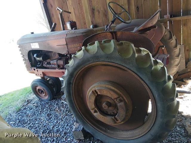 Image of Massey-Harris 30 equipment image 4