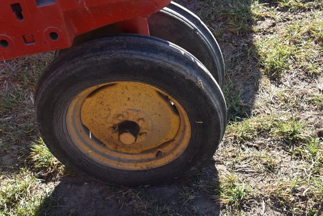 Image of Massey-Harris 30 equipment image 4