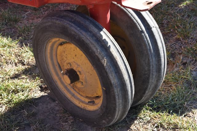 Image of Massey-Harris 30 equipment image 3