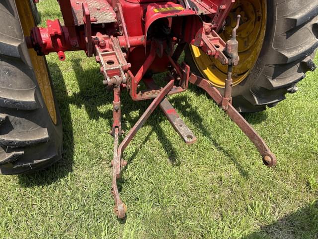 Image of Massey-Harris 33 equipment image 4
