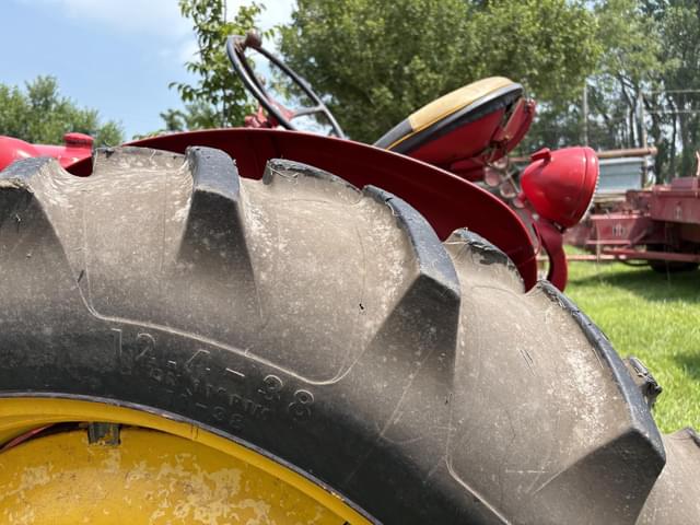 Image of Massey-Harris 33 equipment image 3