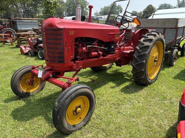 Image of Massey-Harris 33 equipment image 1
