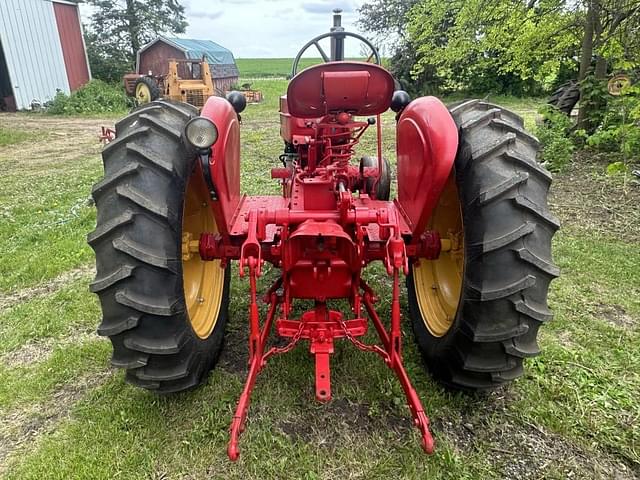 Image of Massey-Harris 33 equipment image 4
