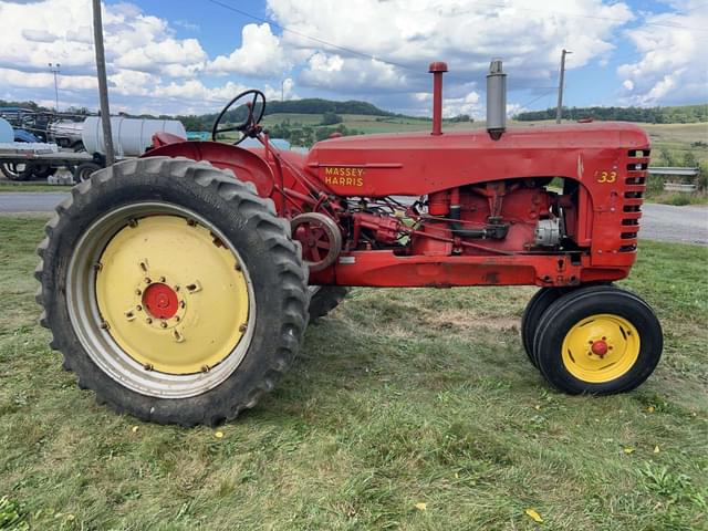 Image of Massey-Harris 33 equipment image 1