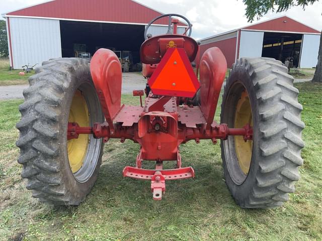 Image of Massey-Harris 33 equipment image 3