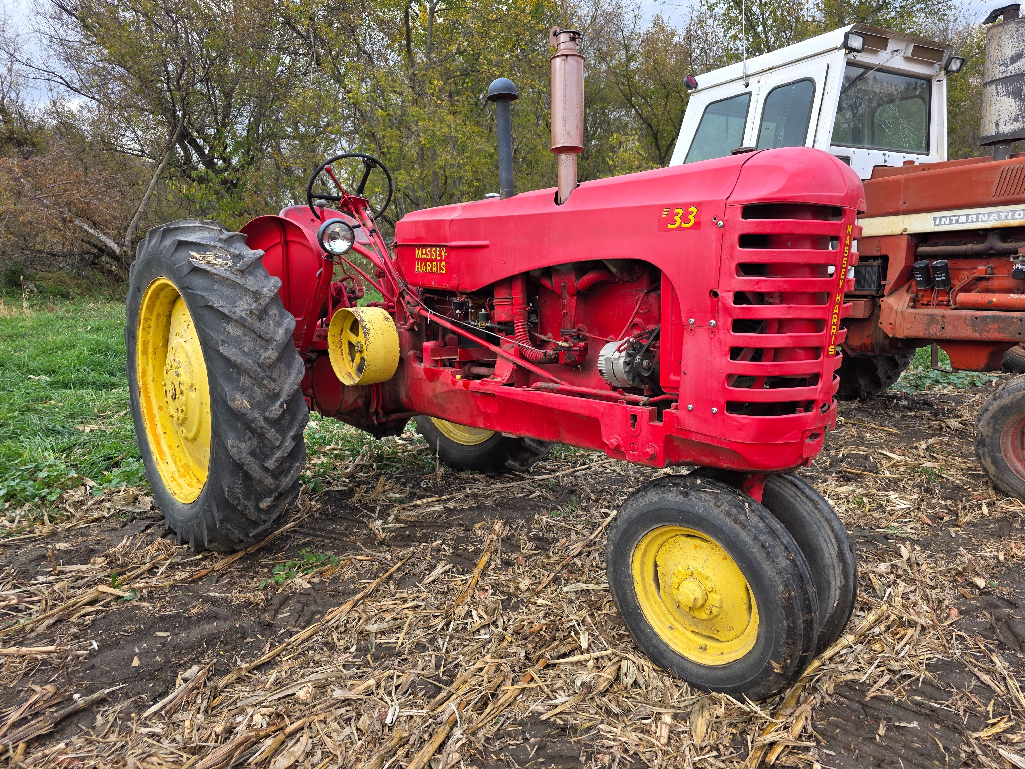 Main image Massey-Harris 33