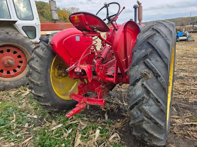 Image of Massey-Harris 33 equipment image 4