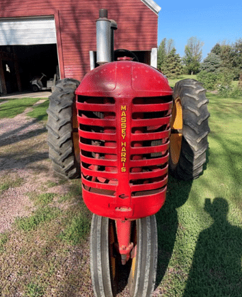 Image of Massey-Harris 33 equipment image 1