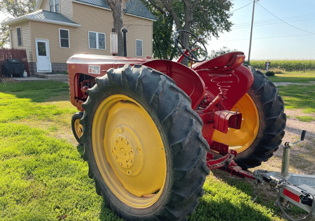 Image of Massey-Harris 33 equipment image 3