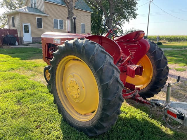 Image of Massey-Harris 333 equipment image 3