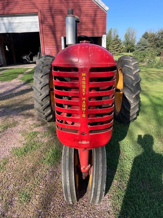 Image of Massey-Harris 333 equipment image 1