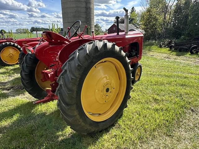 Image of Massey-Harris 33 equipment image 2