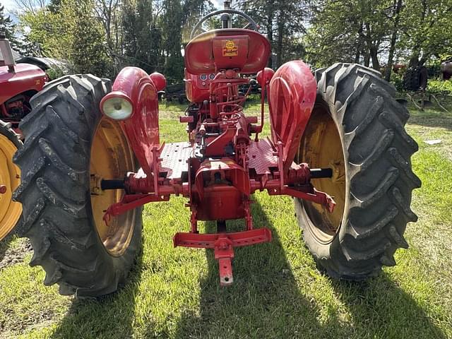 Image of Massey-Harris 33 equipment image 4