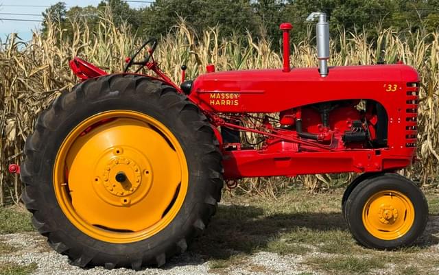 Image of Massey-Harris 33 equipment image 2