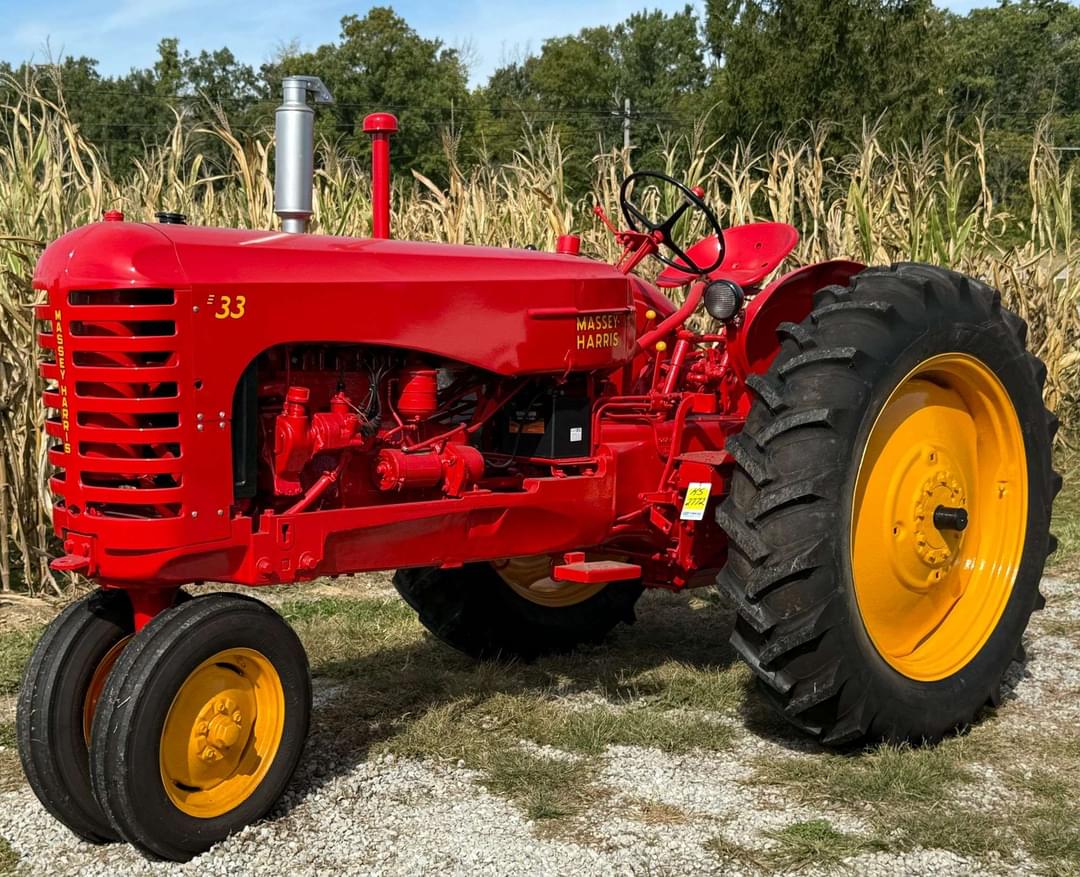 Image of Massey-Harris 33 Primary image