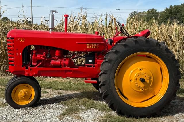 Image of Massey-Harris 33 equipment image 3