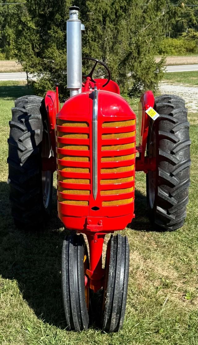 Image of Massey-Harris 333 equipment image 4