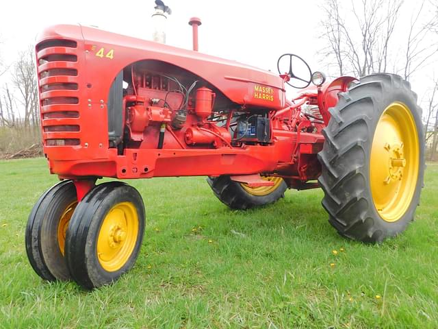 Image of Massey-Harris 44 equipment image 1