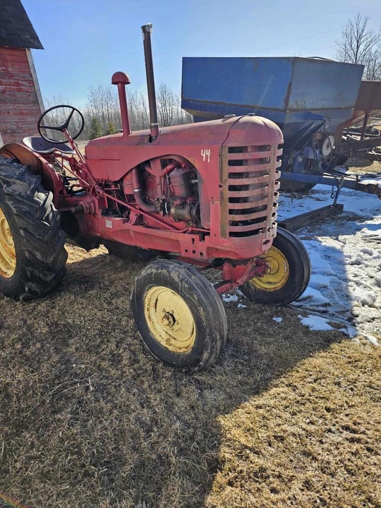 Main image Massey-Harris 44