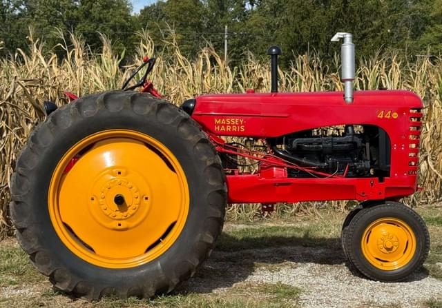 Image of Massey-Harris 44 equipment image 2