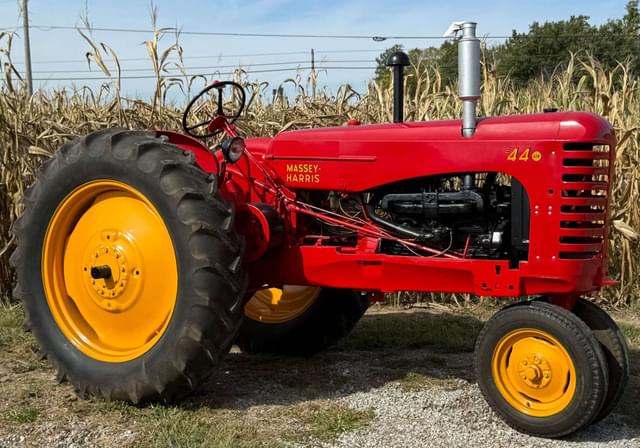 Image of Massey-Harris 44 equipment image 1