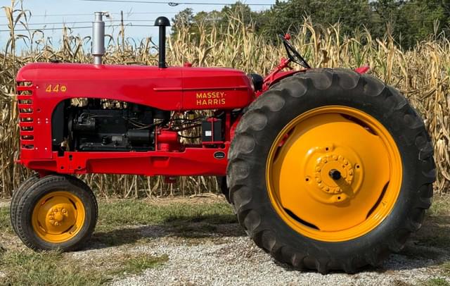 Image of Massey-Harris 44 equipment image 3