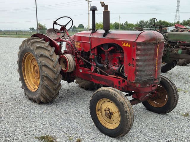 Image of Massey-Harris 44 Standard equipment image 2