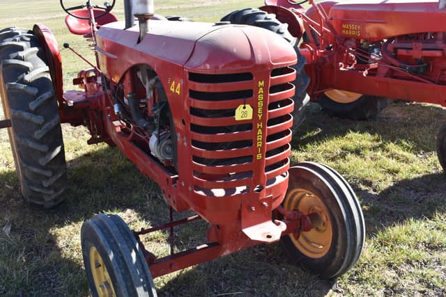 Image of Massey-Harris 44 equipment image 3