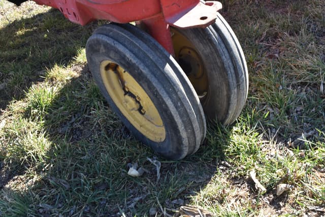 Image of Massey-Harris 44 equipment image 4