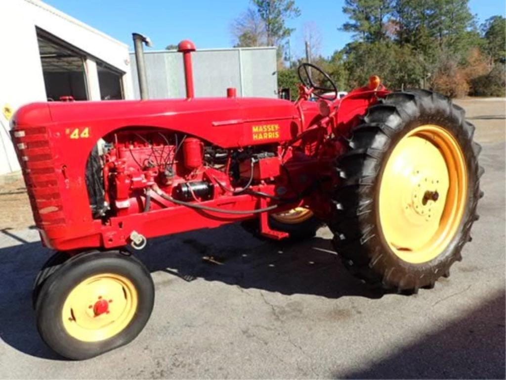 Main image Massey-Harris 44
