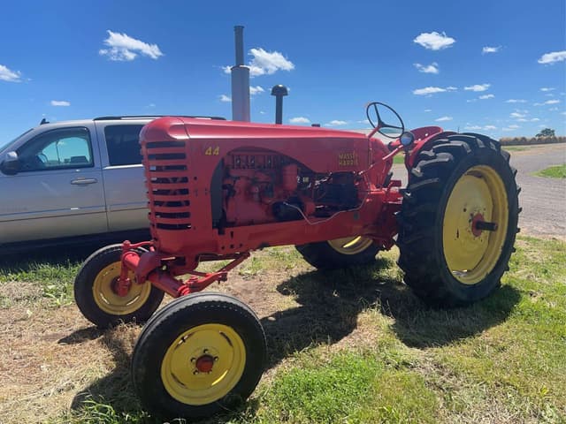 Image of Massey-Harris 44 equipment image 2