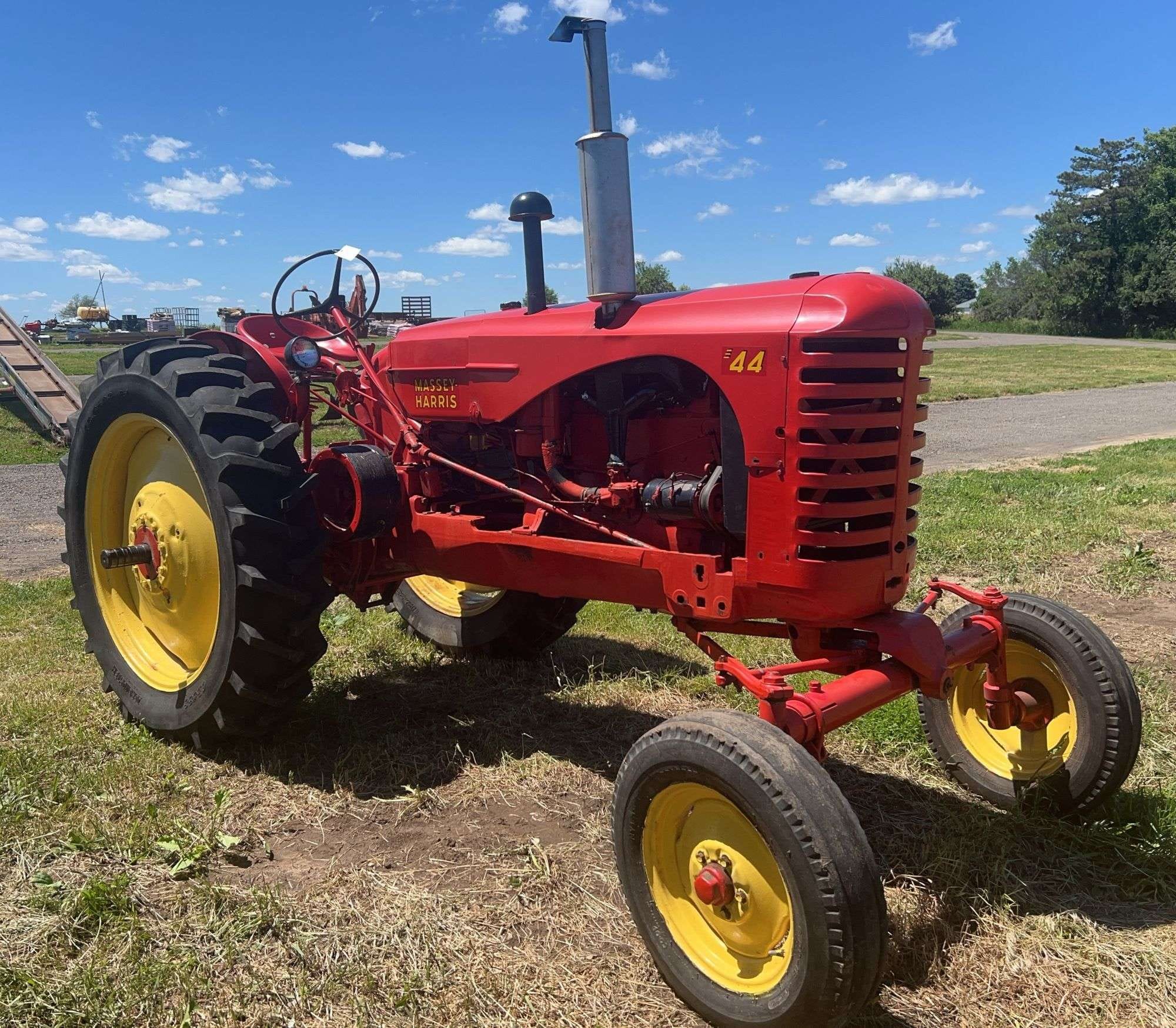 Massey-Harris 44 Equipment Image0
