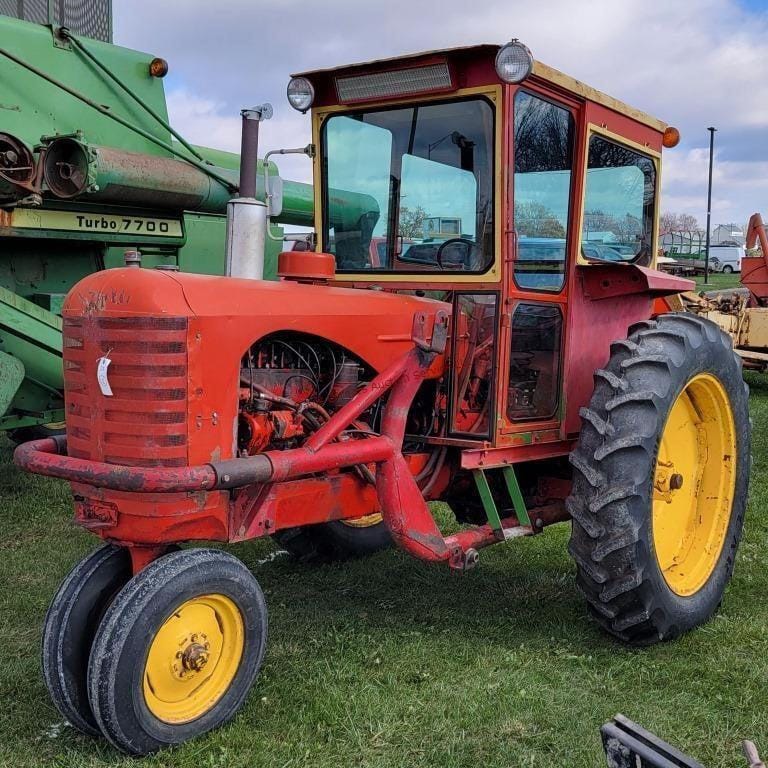 Main image Massey-Harris 44